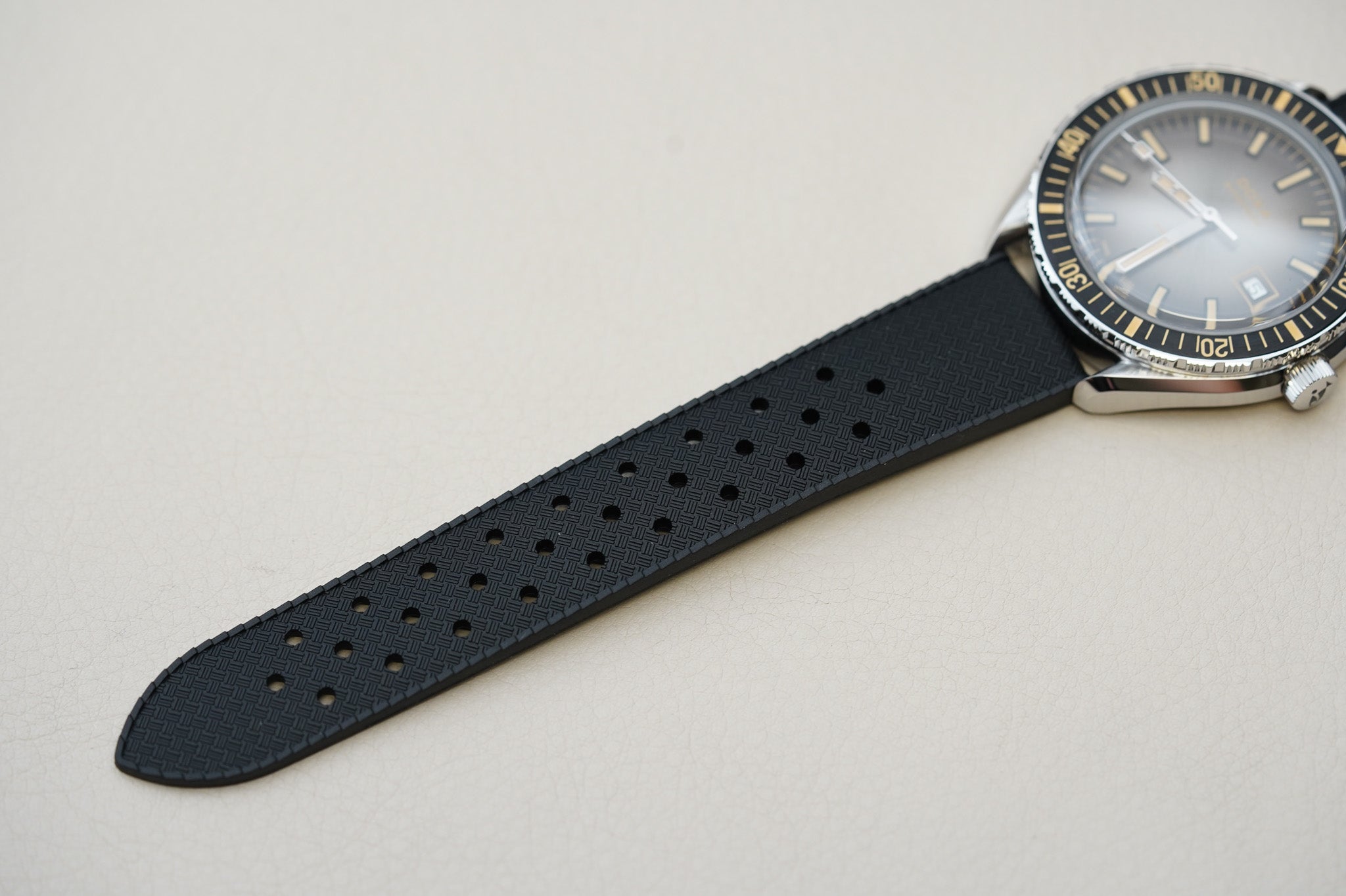 Doxa SUB 200 II Sharkhunter Vintage 795.10.101B.20 Black Insert