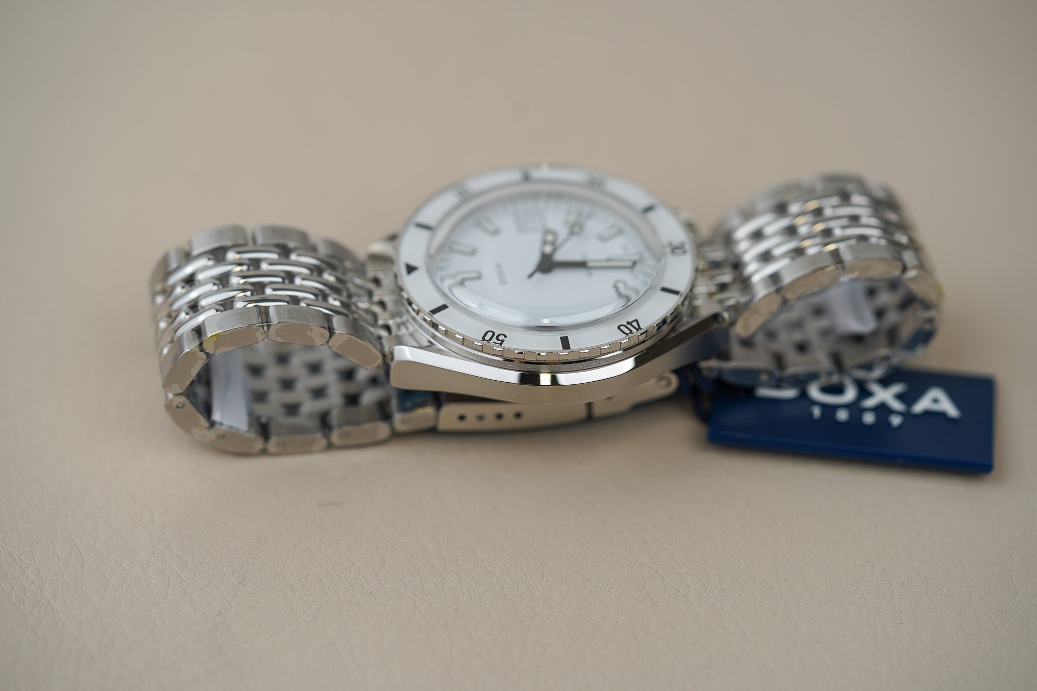 Doxa SUB 200 Whitepearl Sapphire Inlay 799.10.011.10