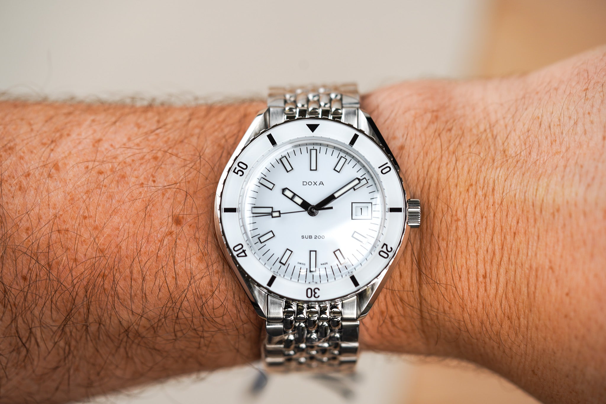 Doxa SUB 200 Whitepearl Sapphire Inlay 799.10.011.10