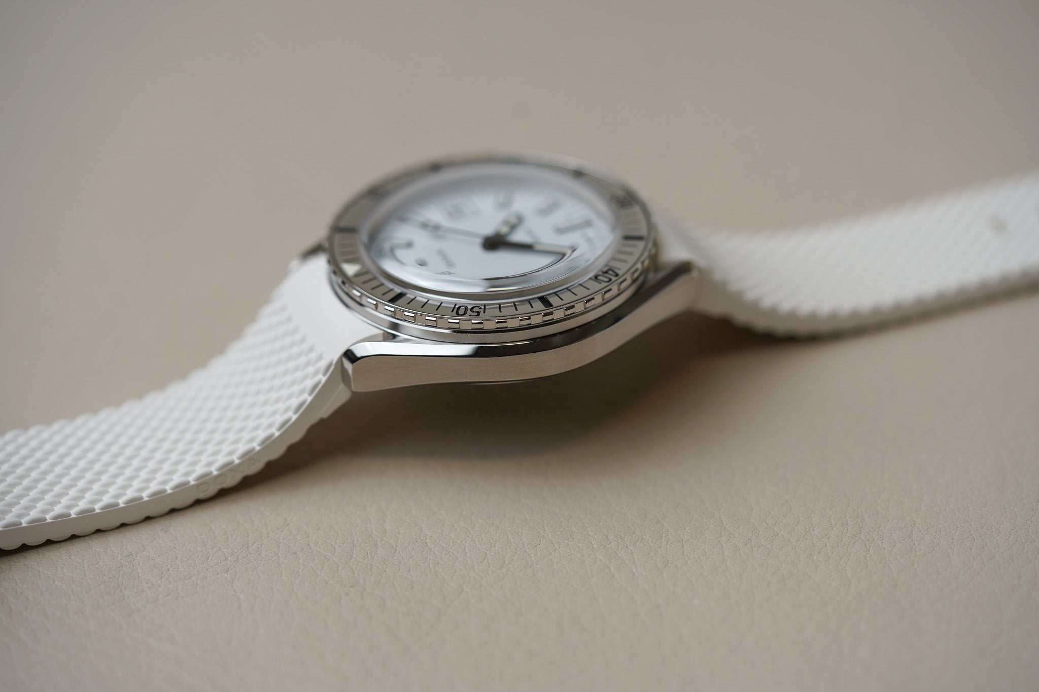 Doxa SUB 200 Whitepearl Steel Inlay Rubber 796.10.011.23