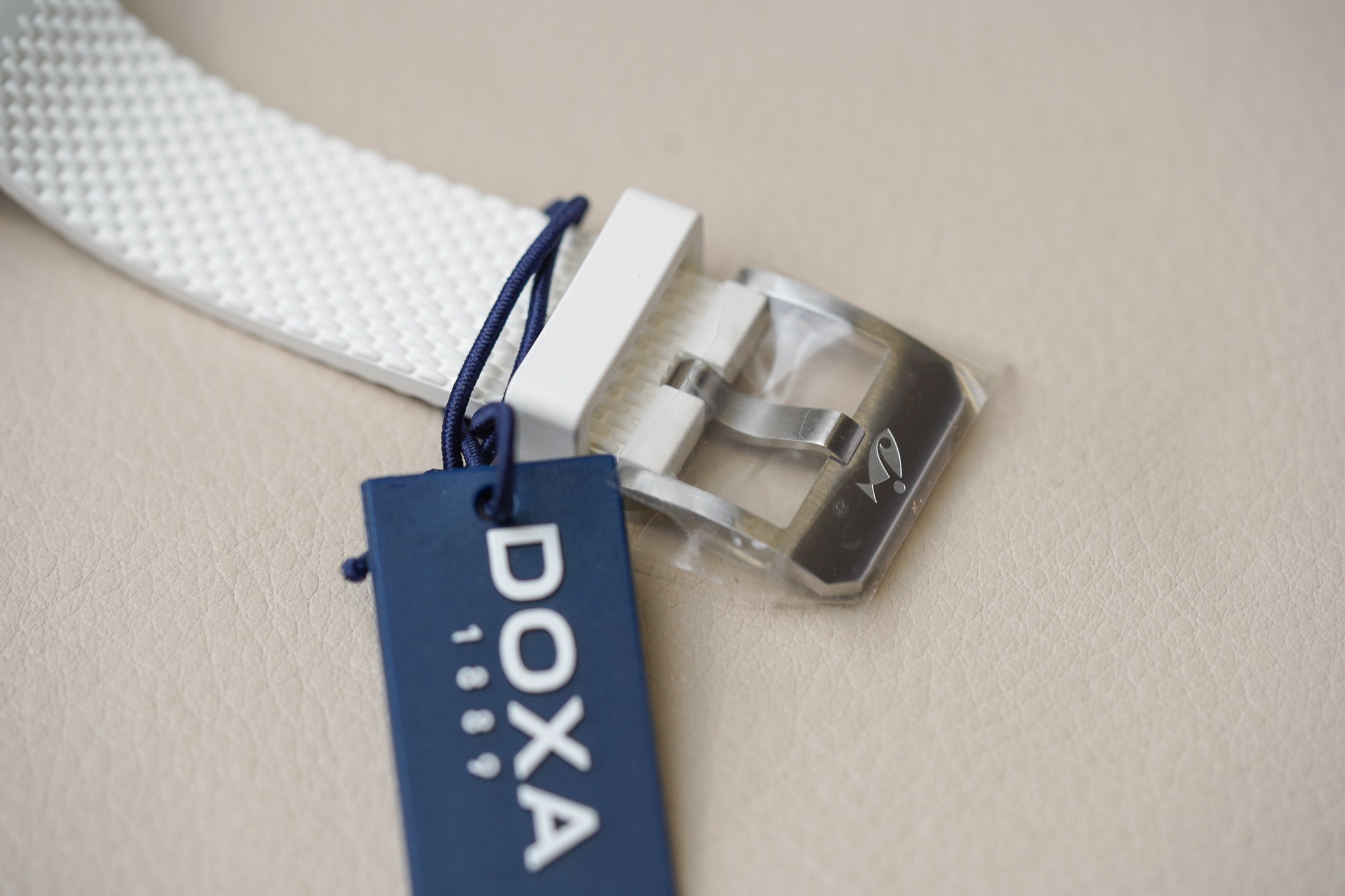 Doxa SUB 200 Whitepearl Steel Inlay Rubber 796.10.011.23