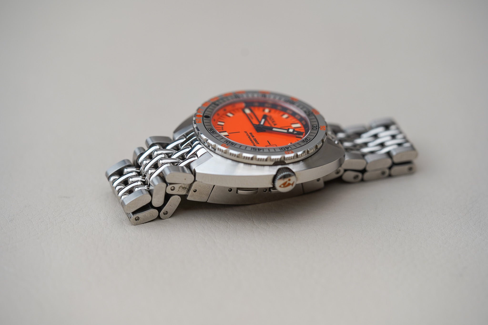 Doxa SUB 250T GMT Professional 855.10.351.10