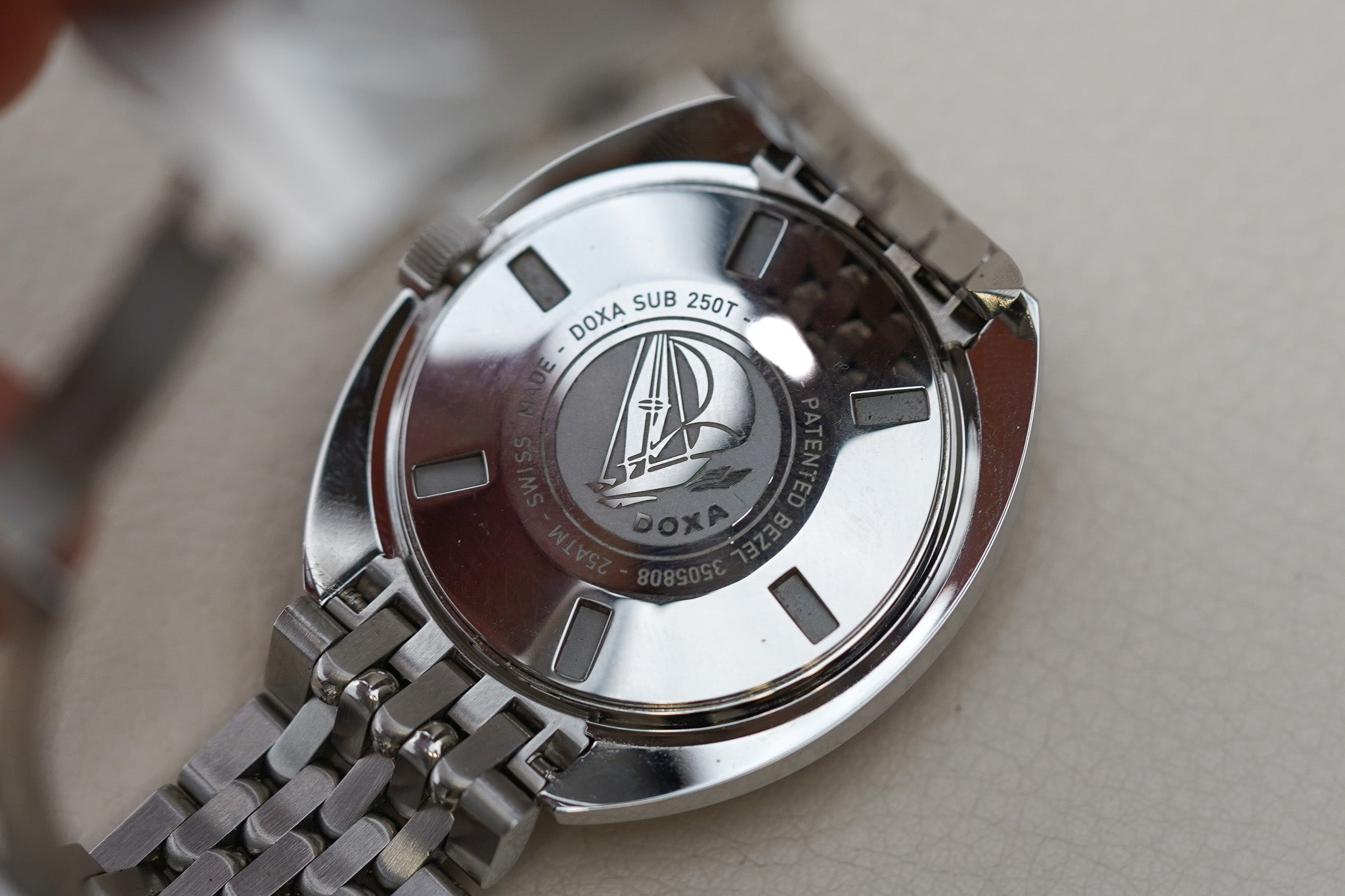 Doxa SUB 250T GMT Professional 855.10.351.10
