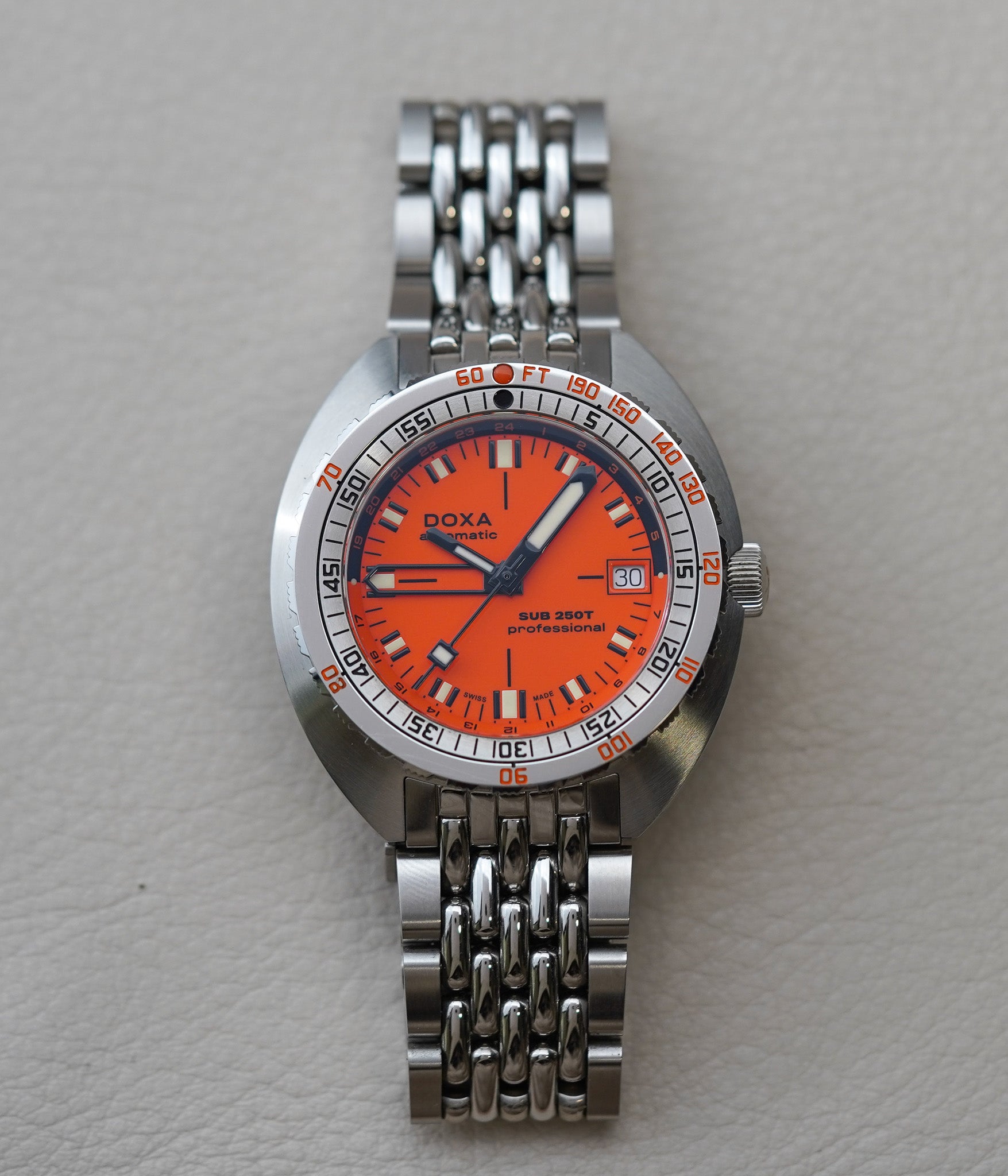 Doxa SUB 250T GMT Professional 855.10.351.10