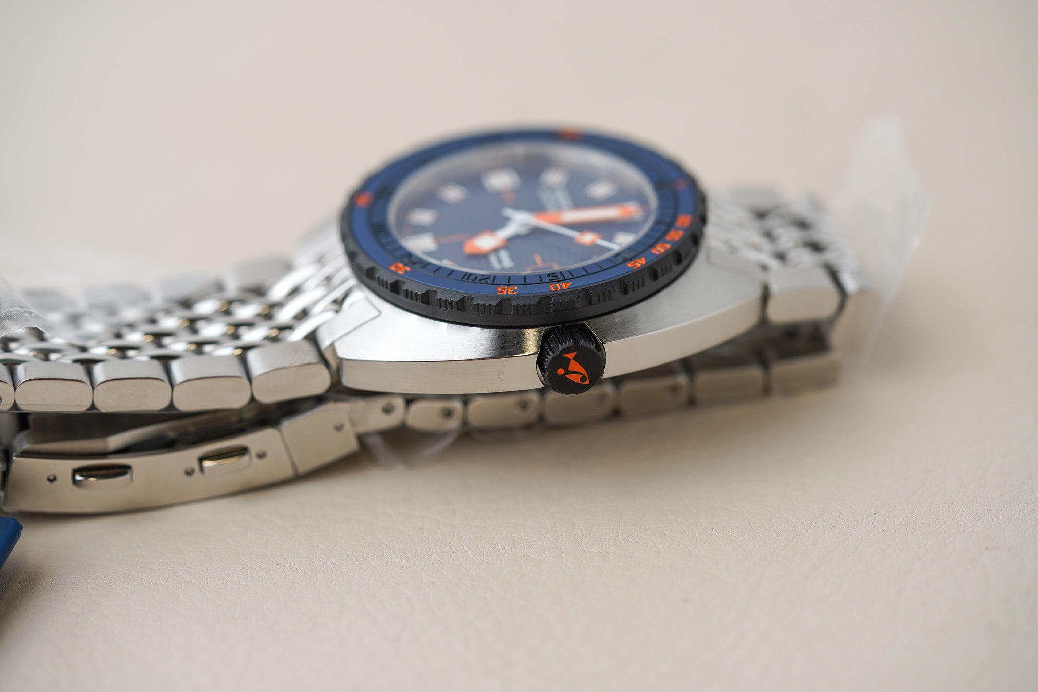 Doxa SUB 300 Beta Caribbean 830.10.201.10