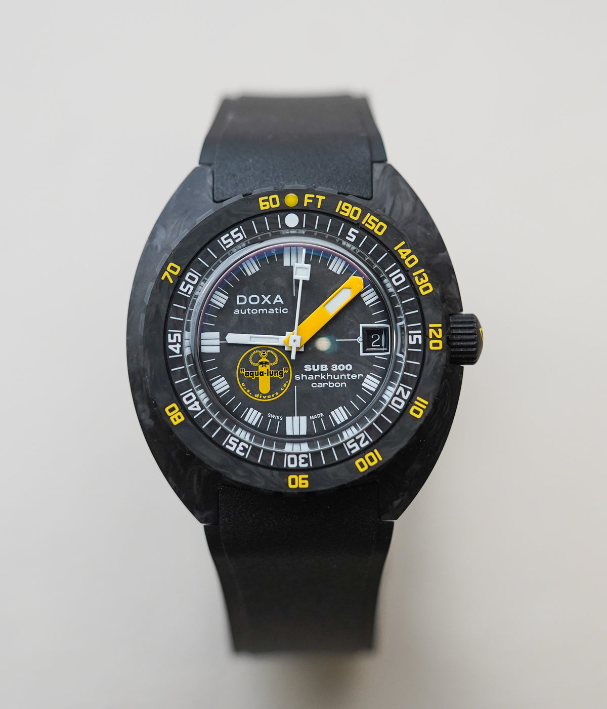 Doxa SUB 300 Carbon Aqua Lung US Divers Limited Edition Sharkhunter 822.70.101.AQL.20