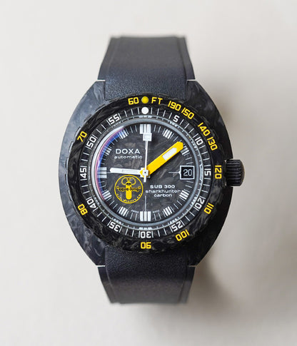 Doxa SUB 300 Carbon Aqua Lung US Divers Sharkhunter 822.70.101AQL.20