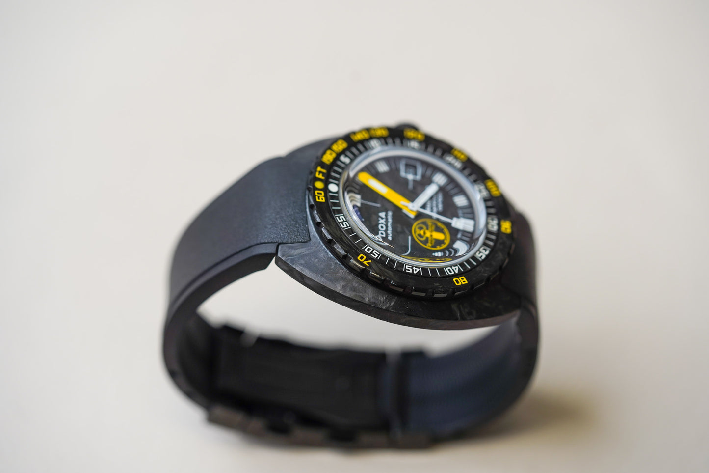 Doxa SUB 300 Carbon Aqua Lung US Divers Sharkhunter 822.70.101AQL.20