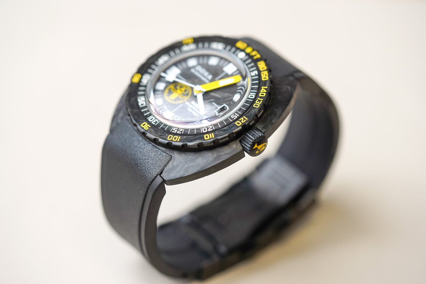 Doxa SUB 300 Carbon Aqua Lung US Divers Sharkhunter 822.70.101AQL.20