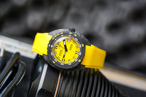 Doxa SUB 300 Carbon Divingstar 822.70.361.31