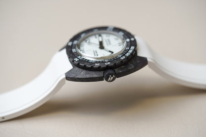 Doxa SUB 300 Carbon Whitepearl 822.70.011.23