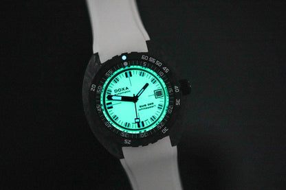 Doxa SUB 300 Carbon Whitepearl 822.70.011.23