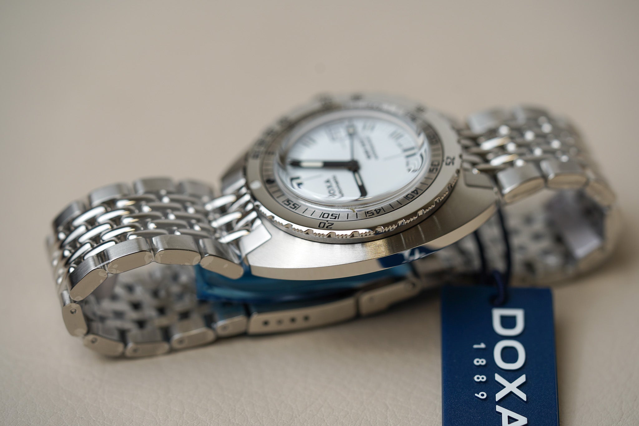 Doxa SUB 300 Whitepearl 821.10.011.10