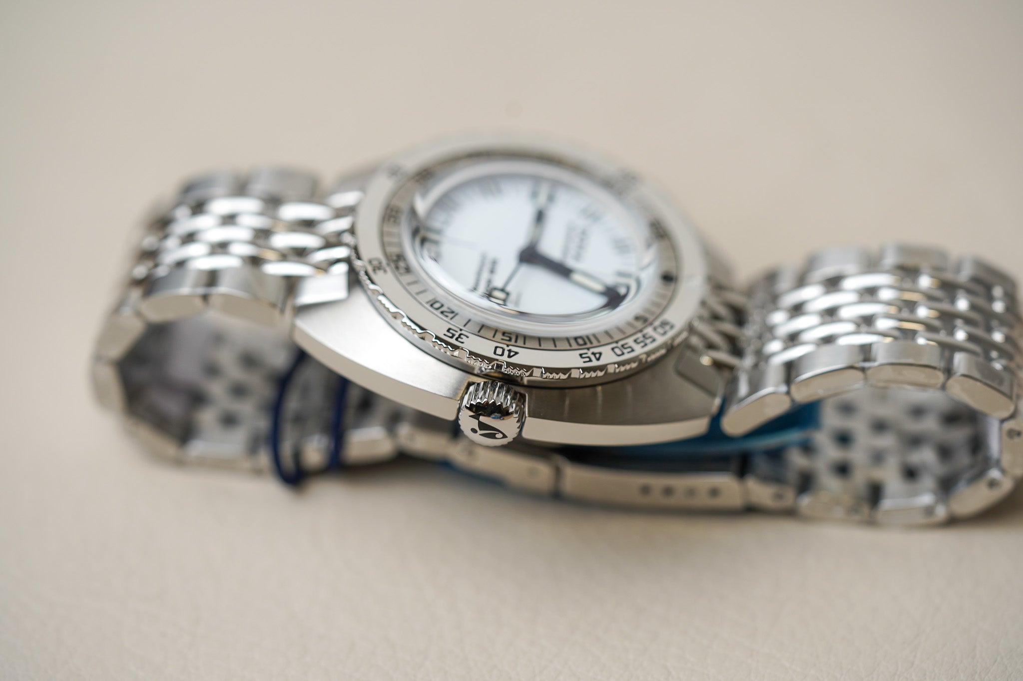 Doxa SUB 300 Whitepearl 821.10.011.10