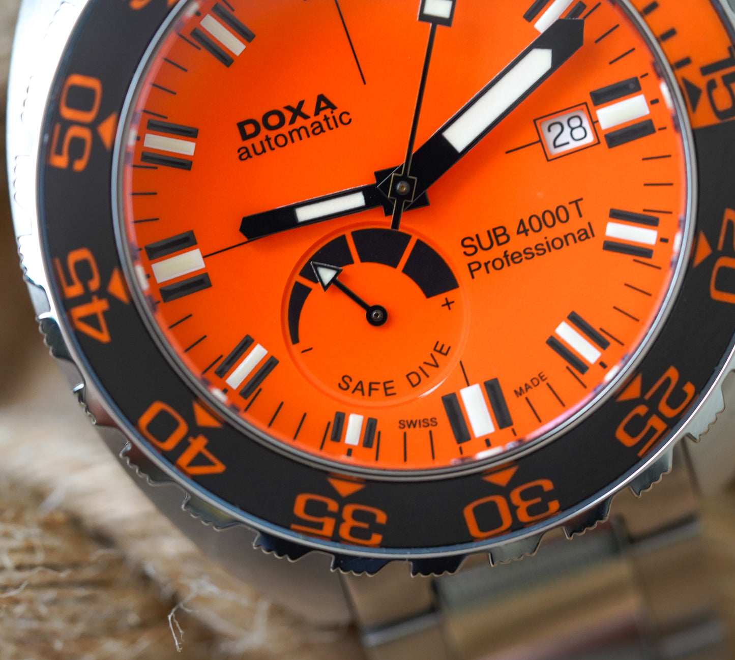 Doxa SUB 4000T Professional 876.10.351.10