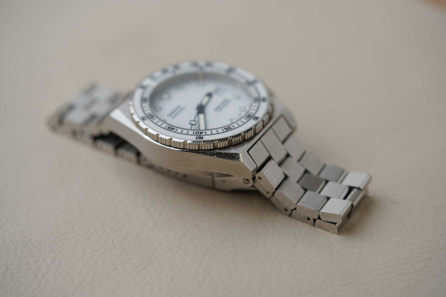 Doxa SUB 600T Whitepearl Ceramic Inlay 861.10.011.10