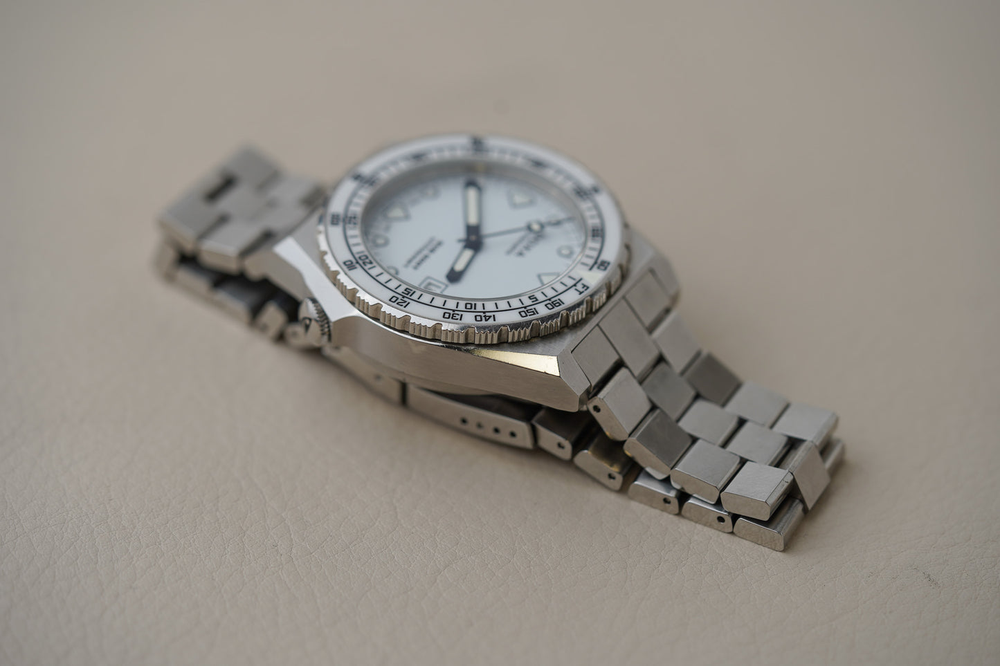 Doxa SUB 600T Whitepearl Ceramic Inlay 861.10.011.10