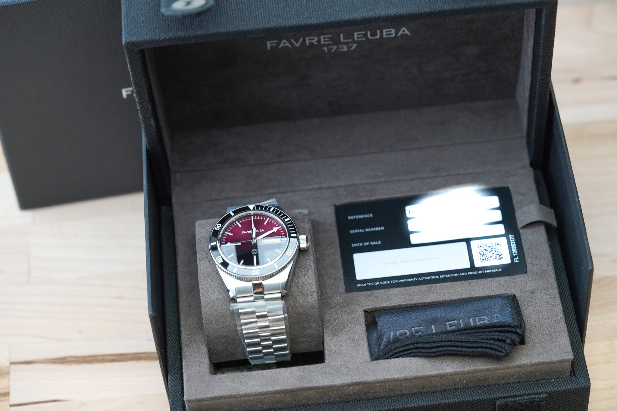 Favre Leuba Deep Raider Day Date Red 00.20311.110.10.200