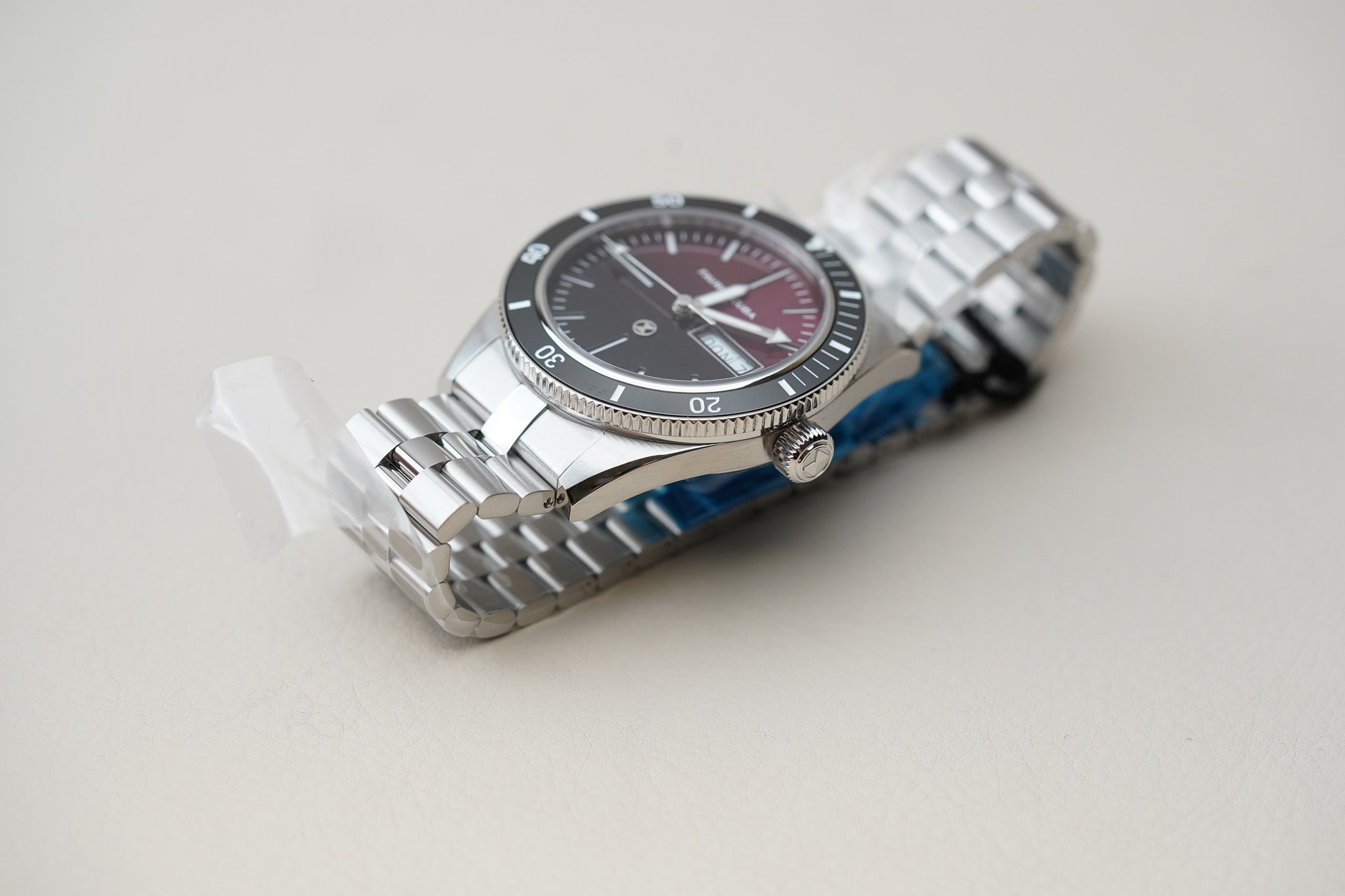 Favre Leuba Deep Raider Day Date Red 00.20311.110.10.200