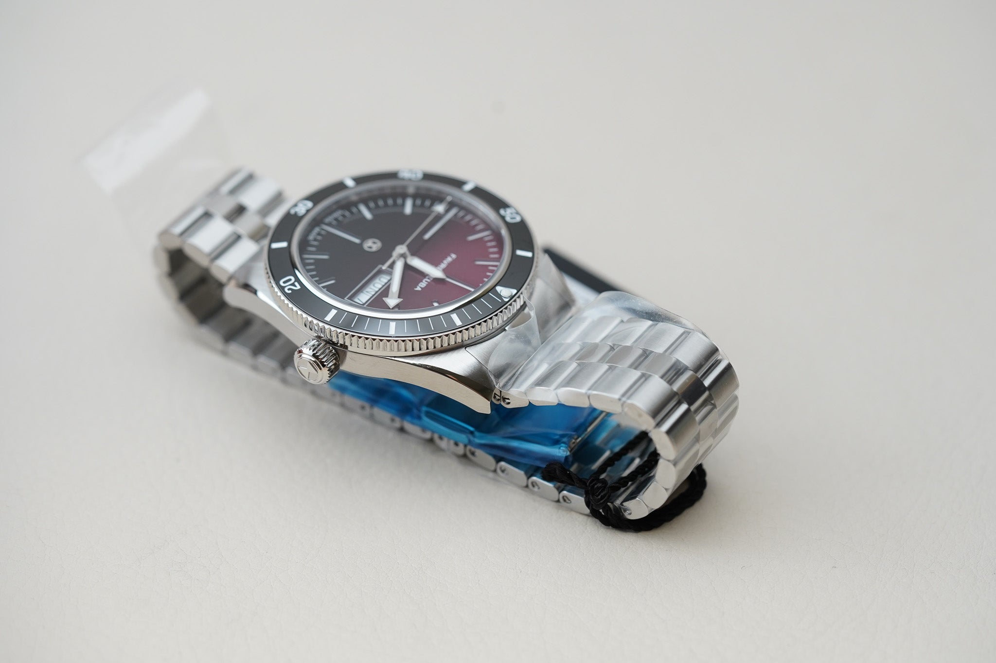 Favre Leuba Deep Raider Day Date Red 00.20311.110.10.200