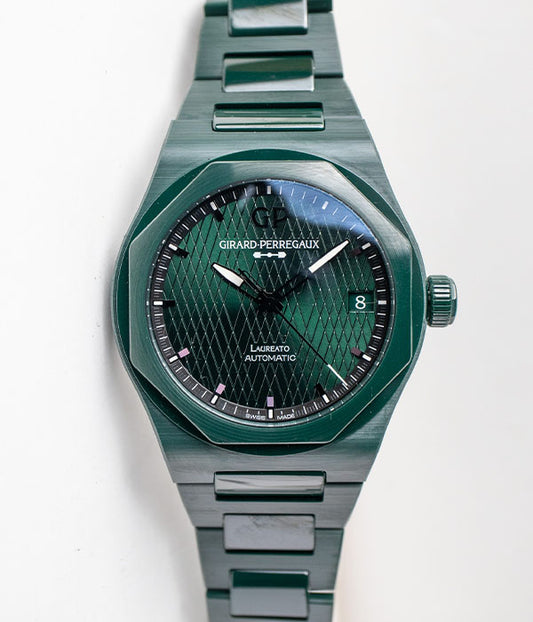 Girard-Perregaux Laureato 42 MM Green Ceramic Aston Martin Edition