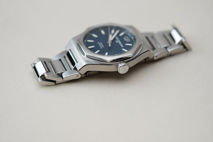 Girard-Perregaux Laureato 42mm Blue 81010-11-431-11A