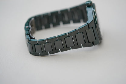 Girard-Perregaux Laureato Green Ceramic 42 Aston Martin Edition 8101-32-3081-1CX