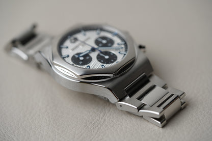 Girard Perregaux Laureato Chronograph 42mm 81020-11-131-11A Panda