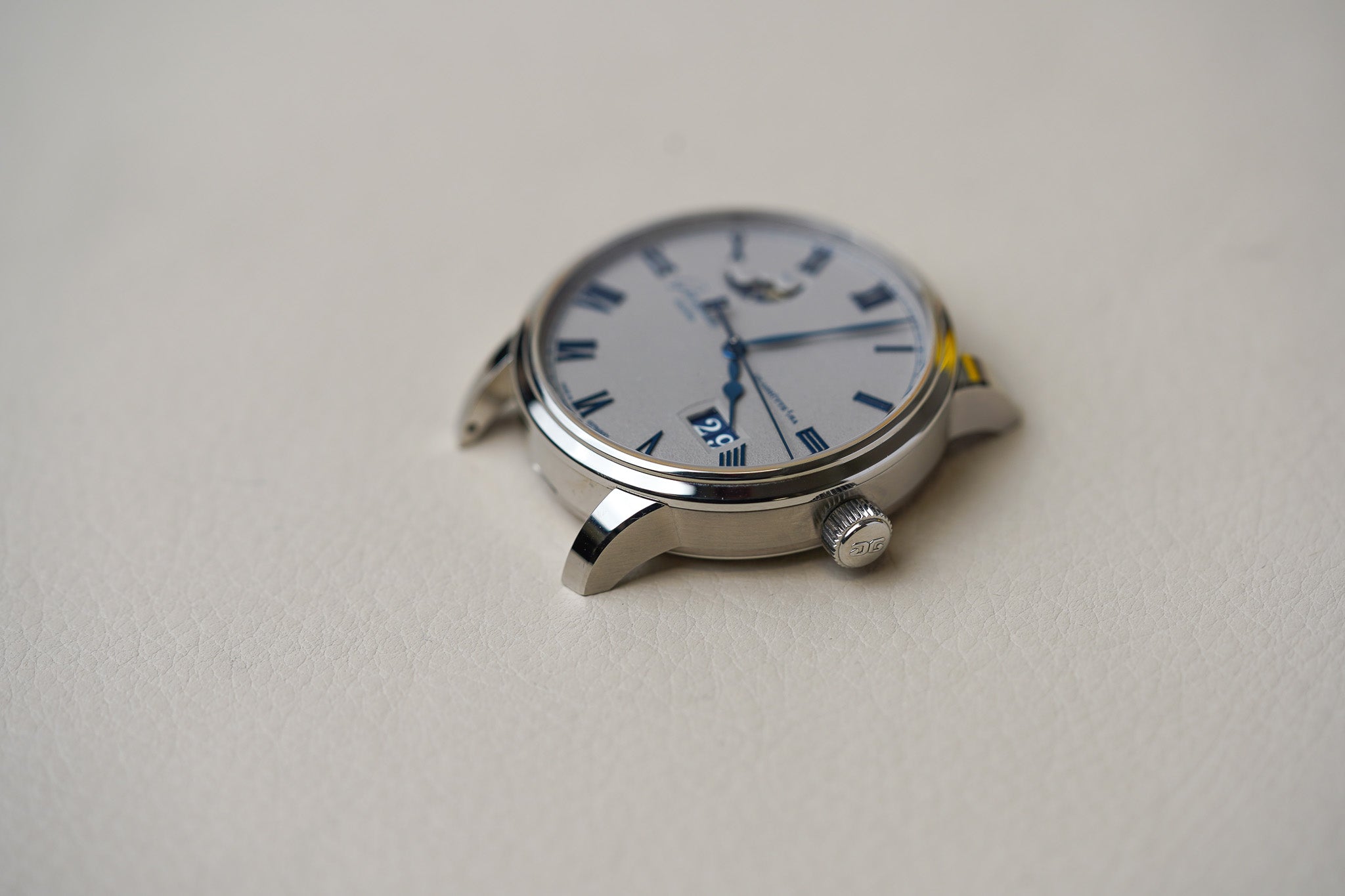 Glashutte Original Senator Excellence Panorama Date Moon Phase 1-36-24-02-02-64