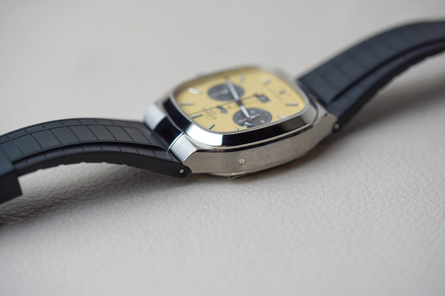 Glashutte Original Seventies Chronograph PanoramaDate Golden Bay Limited Edition 1-37-02-14-02-63