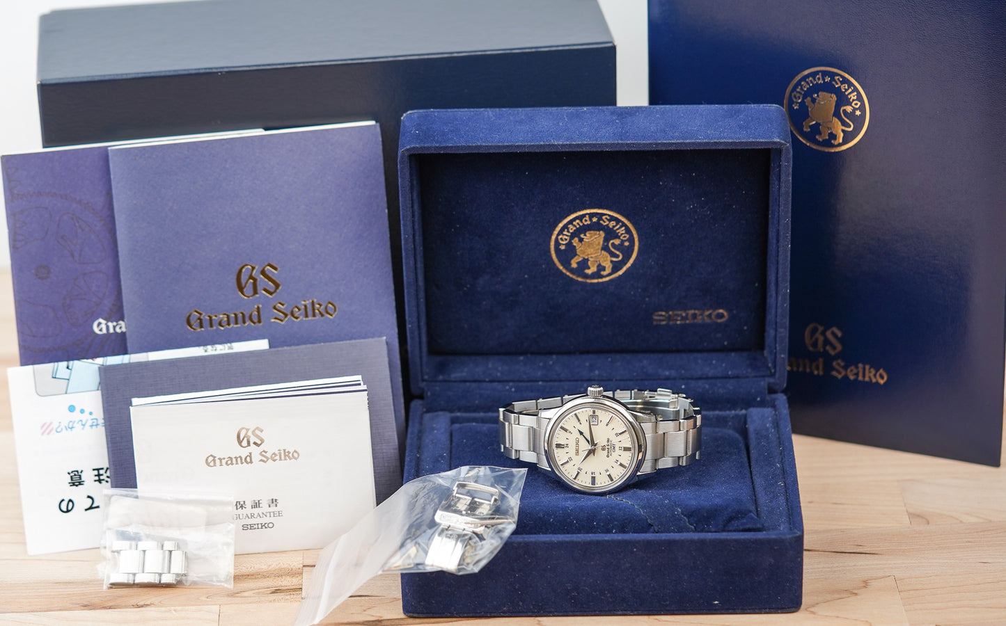 Grand Seiko Elegance GMT SBGM003