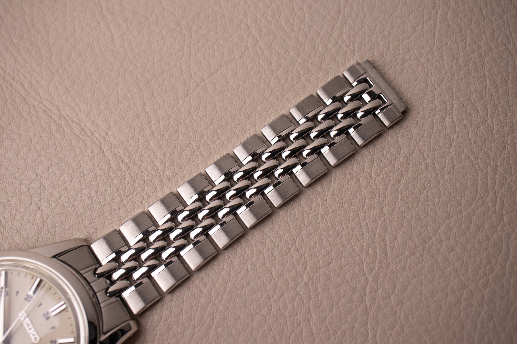 Grand Seiko Elegance GMT SBGM00C