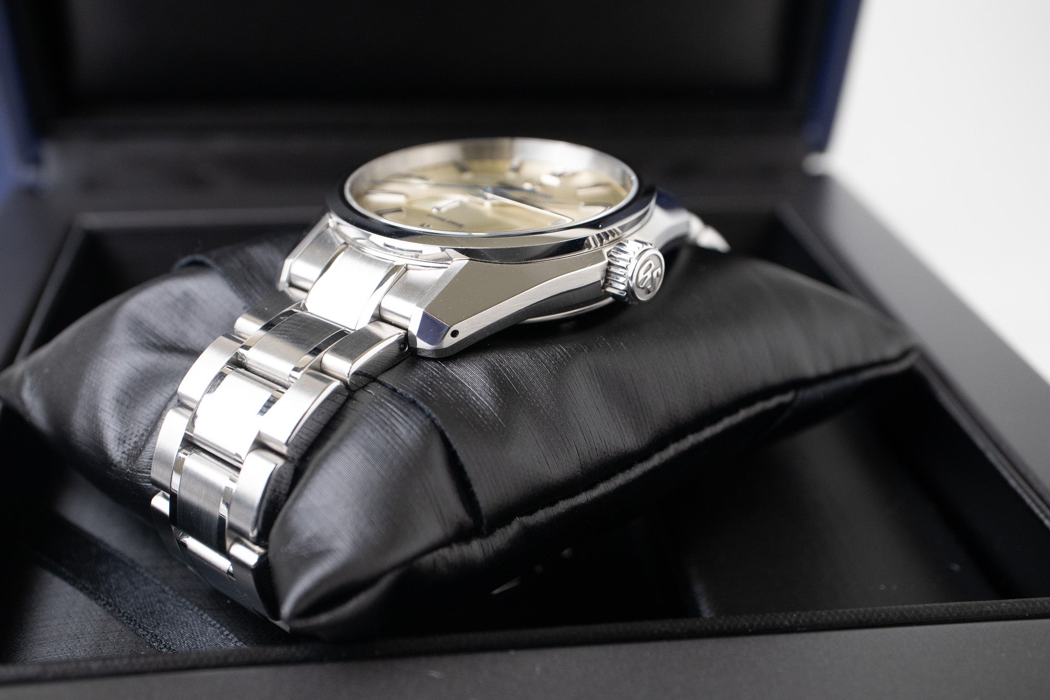 Grand Seiko SBGA373 – Belmont Watches