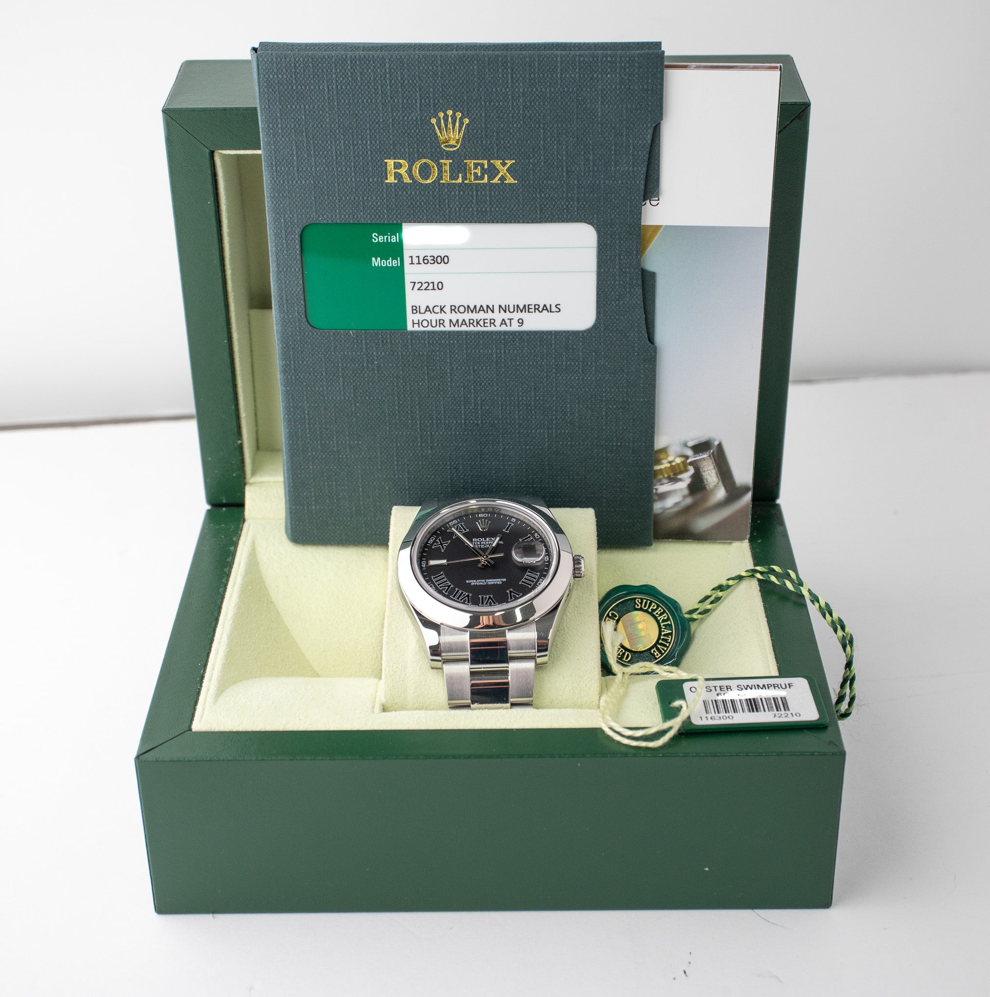 ROLEXディスプレイ Rolex Datejust II Black Roman Dial 116300 – Belmont Watches