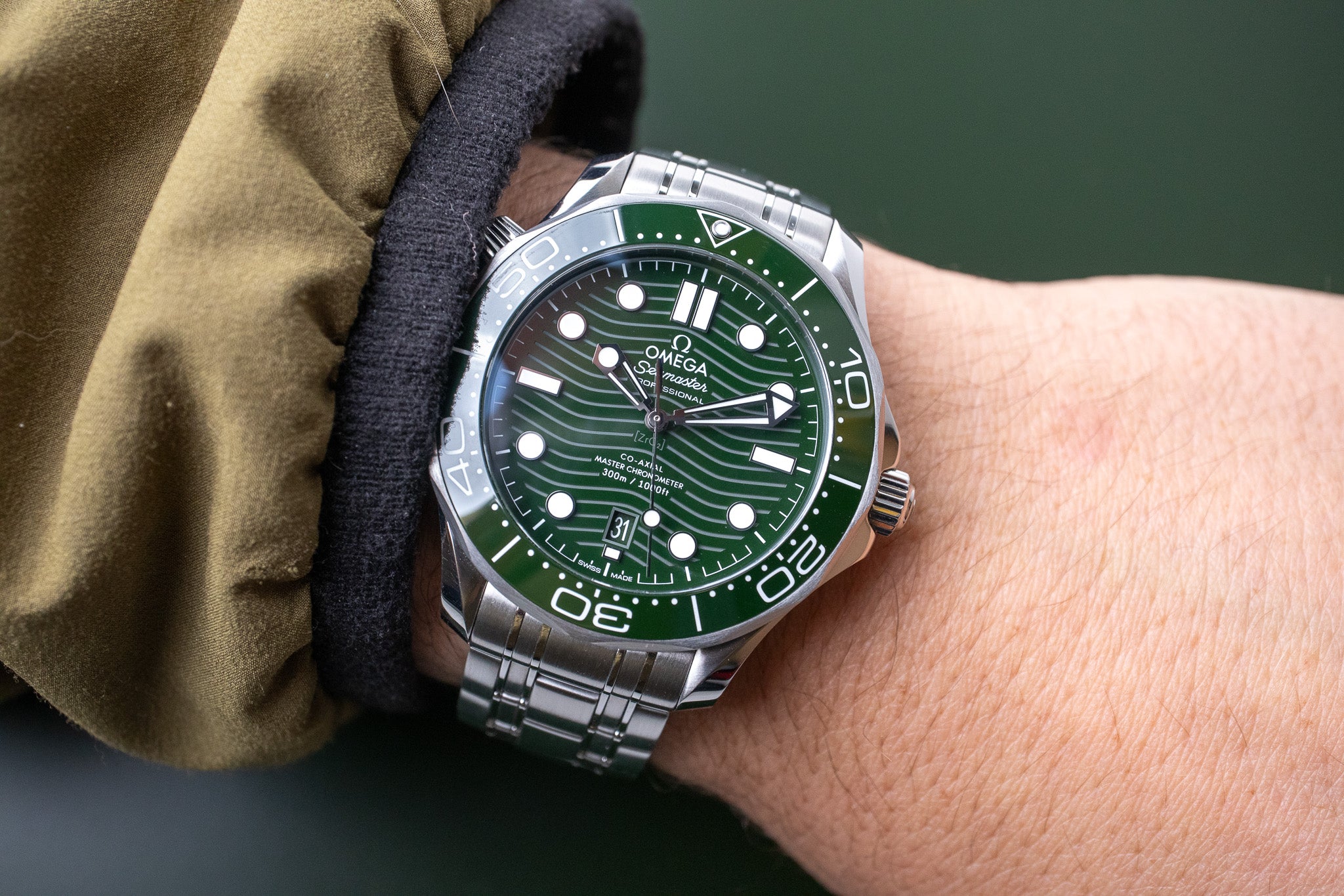 Omega Seamaster 300M Green 210.30.42.20.10.001