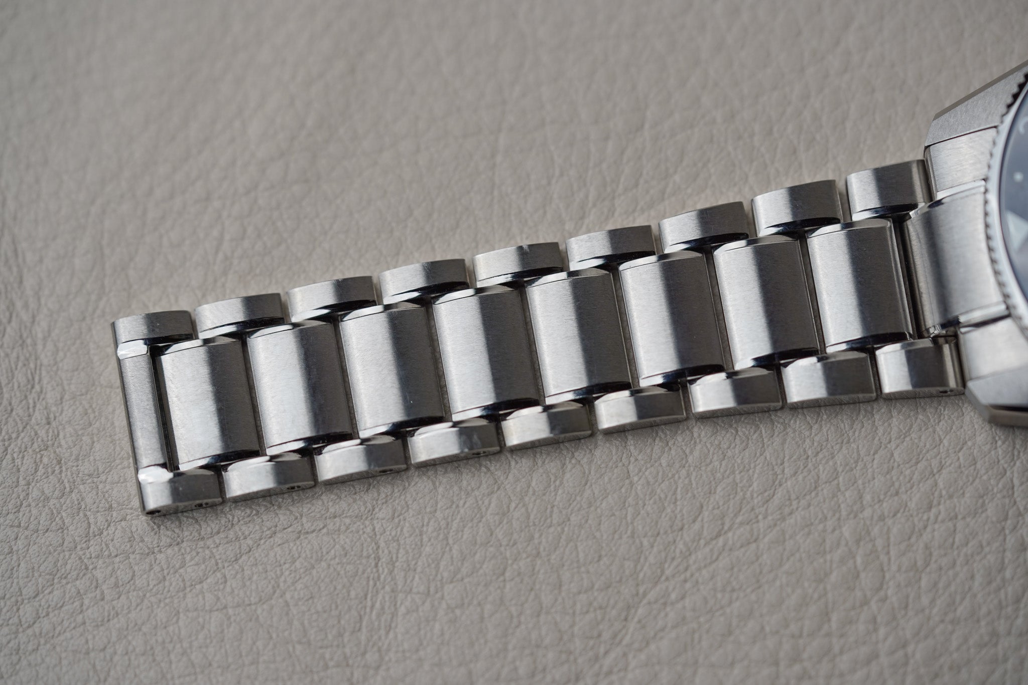 Longines Spirit Zulu Time 42mm L3.812.4.93.6 – Belmont Watches