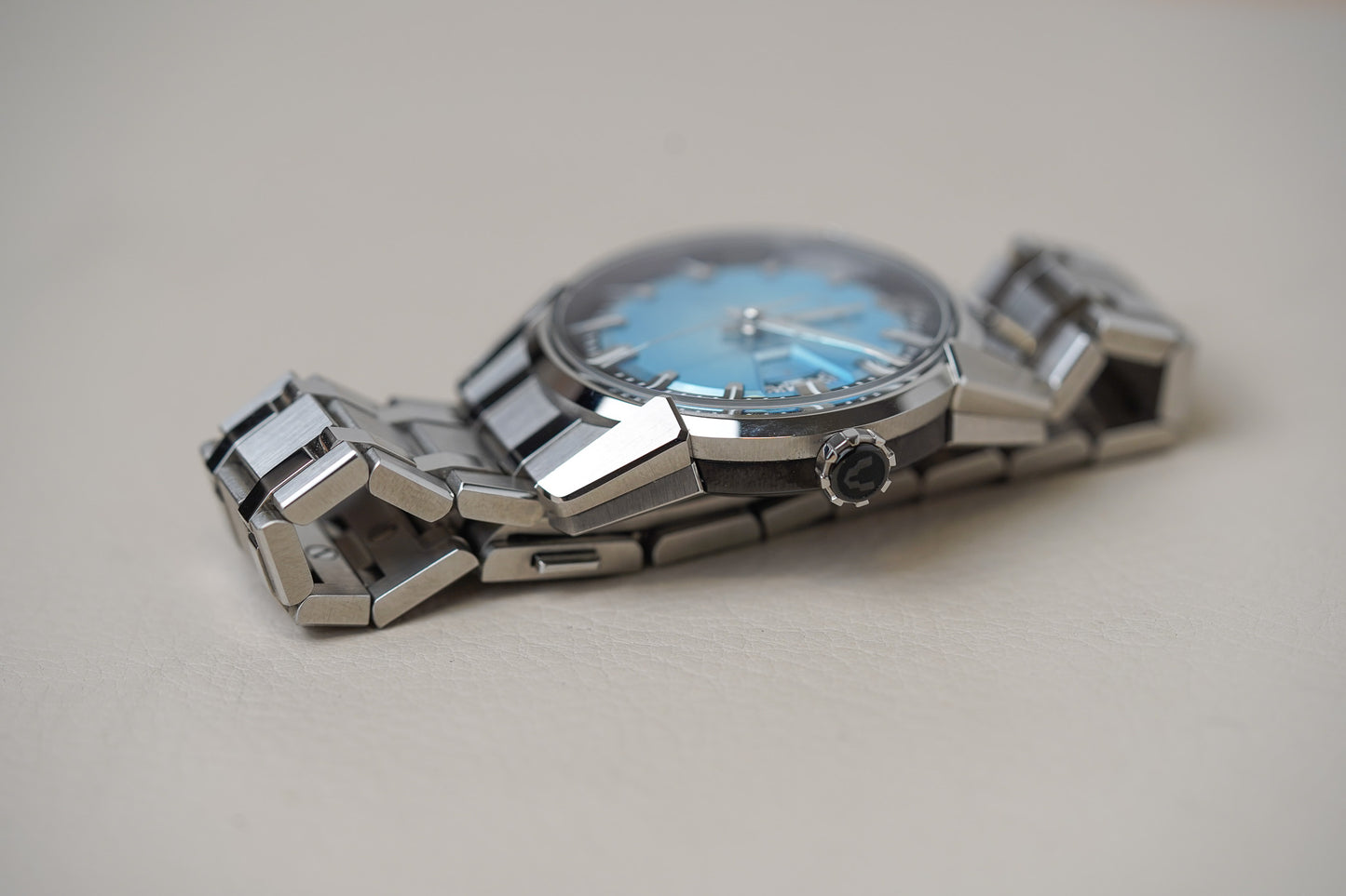 Minase Divido 2.0 Ice Blue Dial