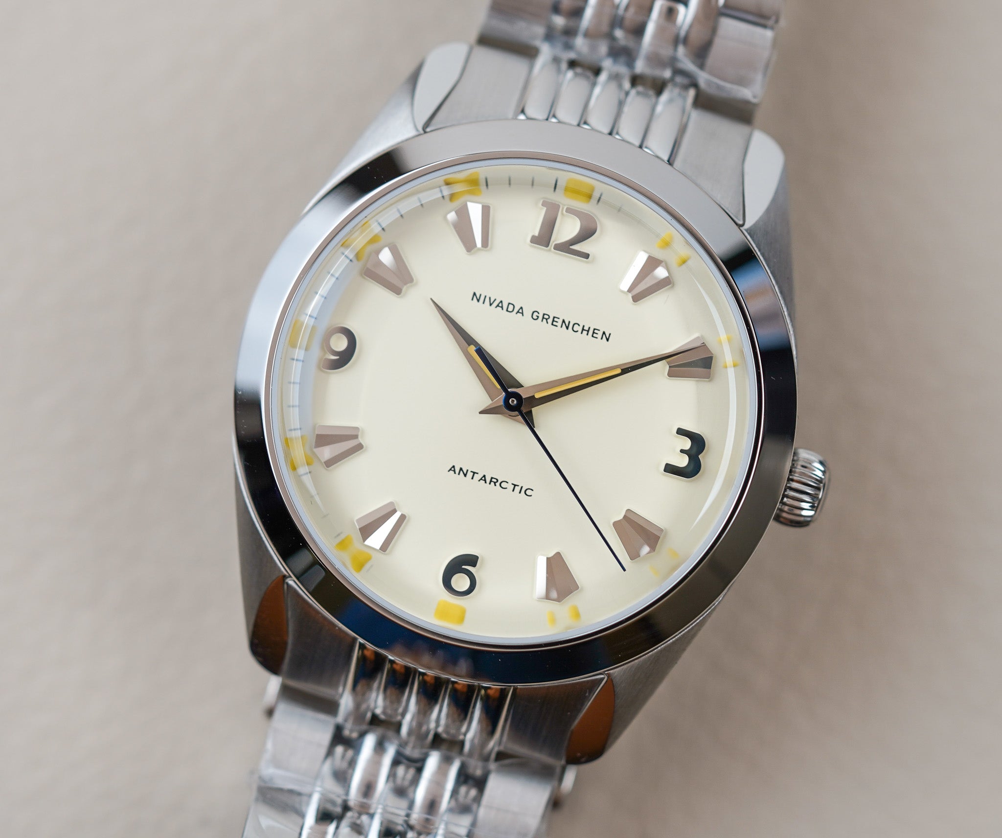 Nivada Grenchen Antarctic 38mm Eggshell Beige Luminova 32080A04