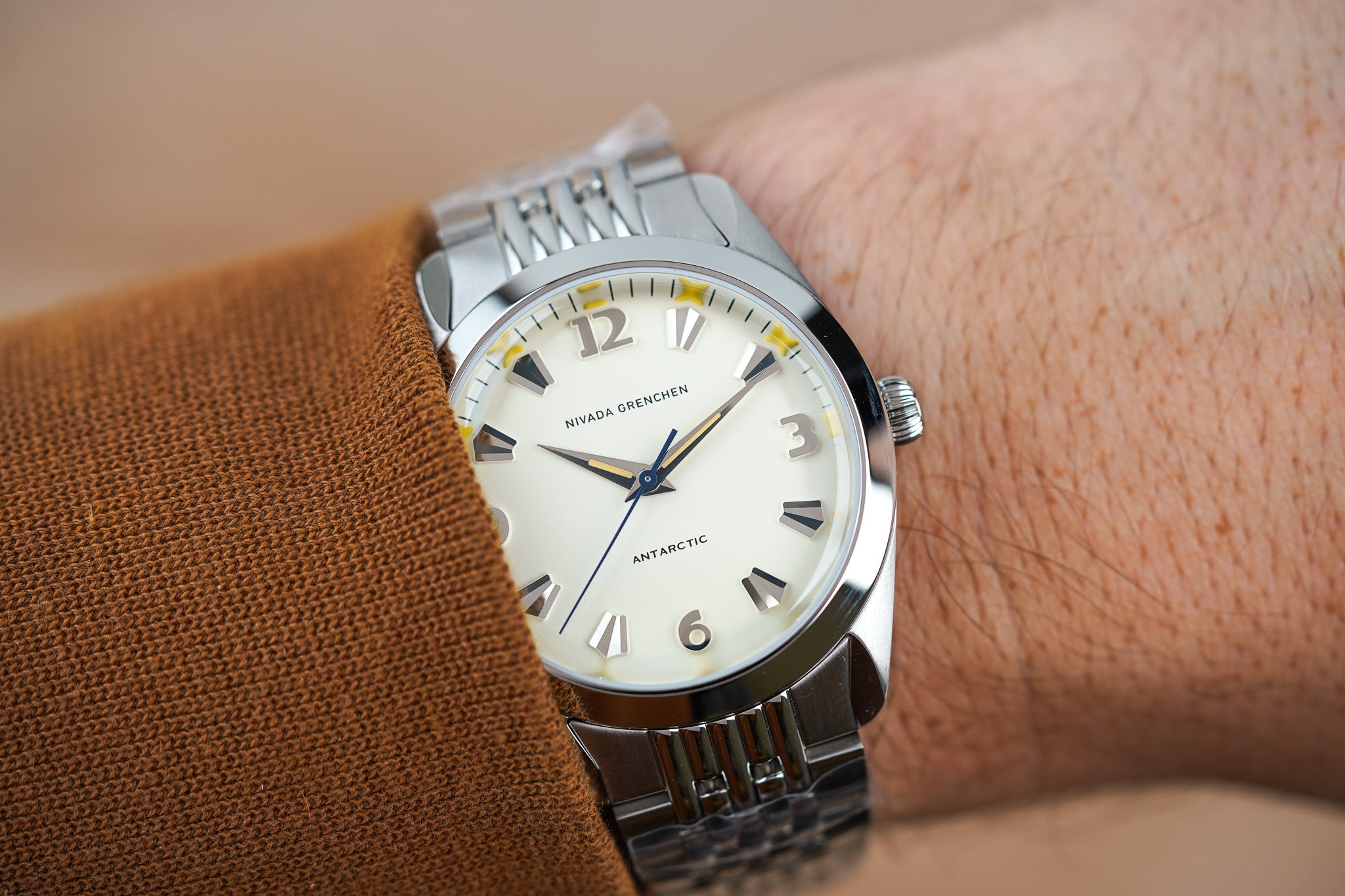 Nivada Grenchen Antarctic 38mm Eggshell Beige Luminova 32080A04