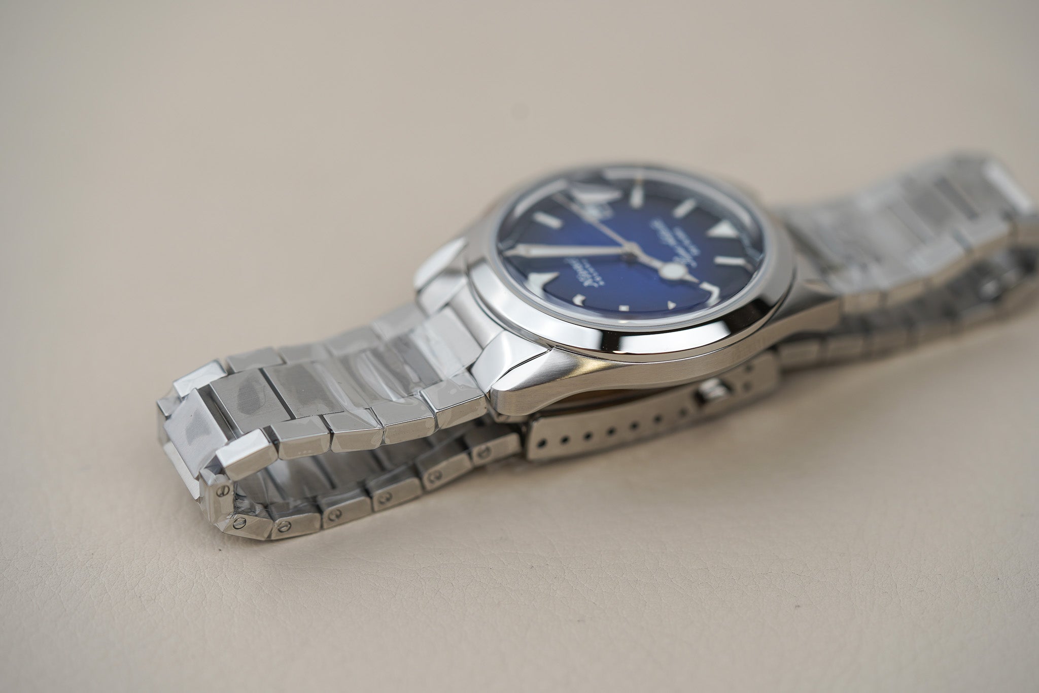 Nivada Grenchen Antarctic Blue Date 38mm 32076A20 Flat Link