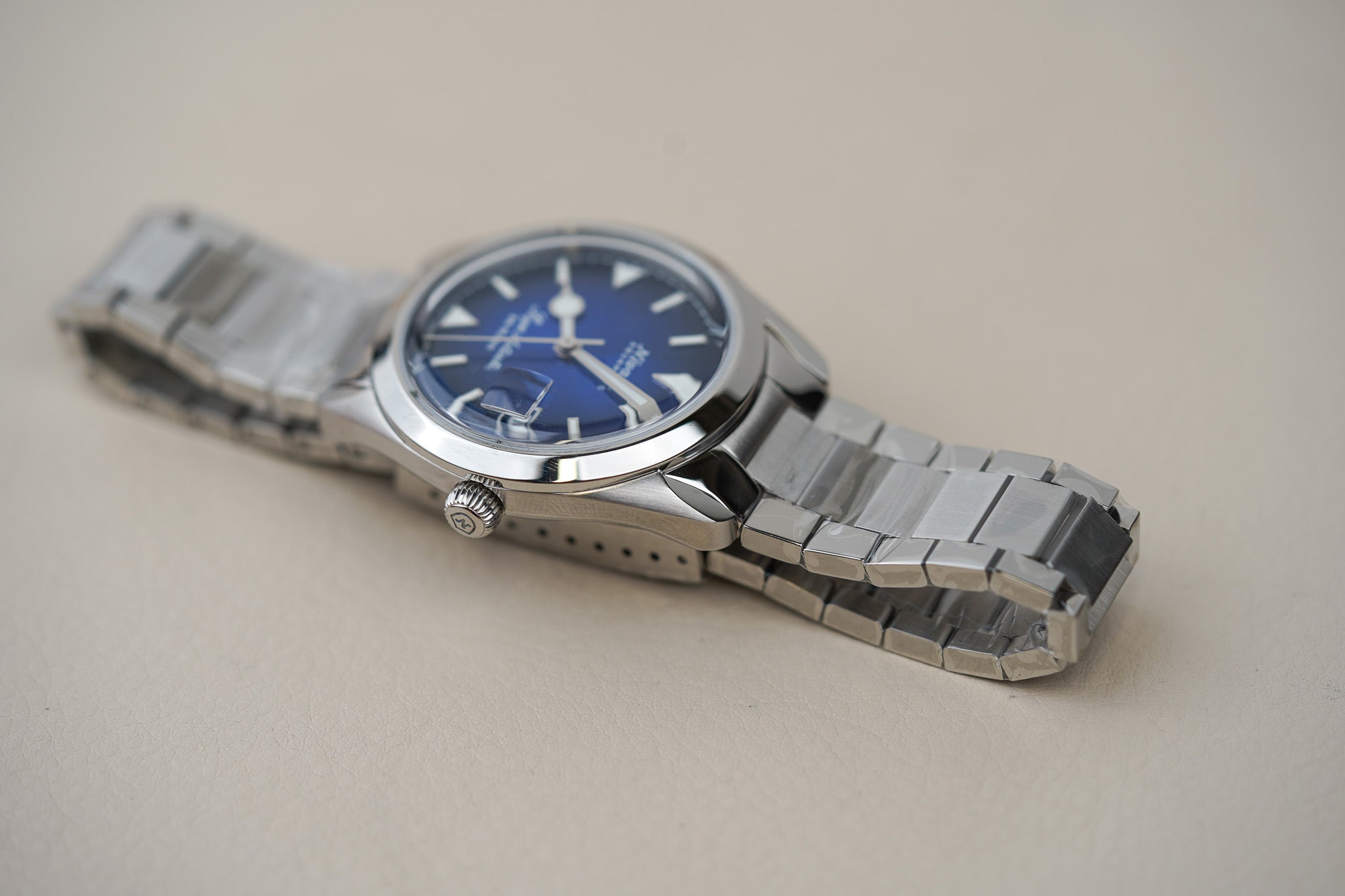 Nivada Grenchen Antarctic Blue Date 38mm 32076A20 Flat Link