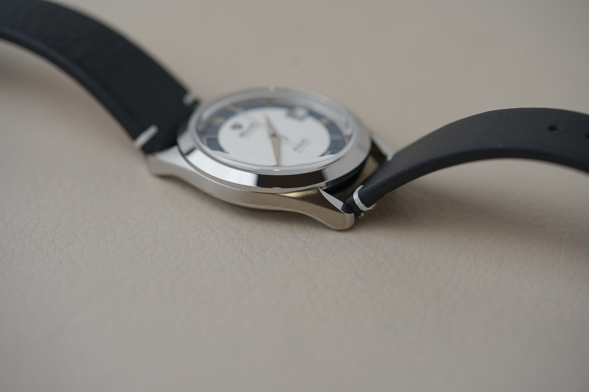 Nivada Grenchen Antarctic Glacier 38mm 32063A15