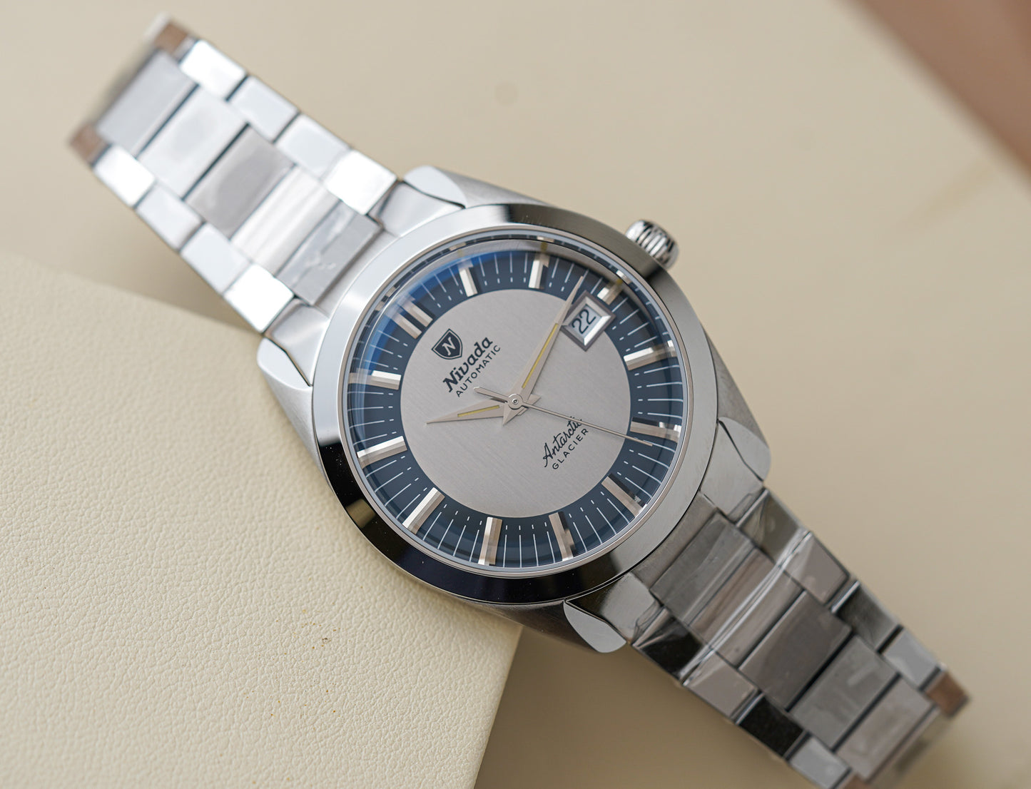 Nivada Grenchen Antarctic Glacier 38mm Flat Link 32063A20