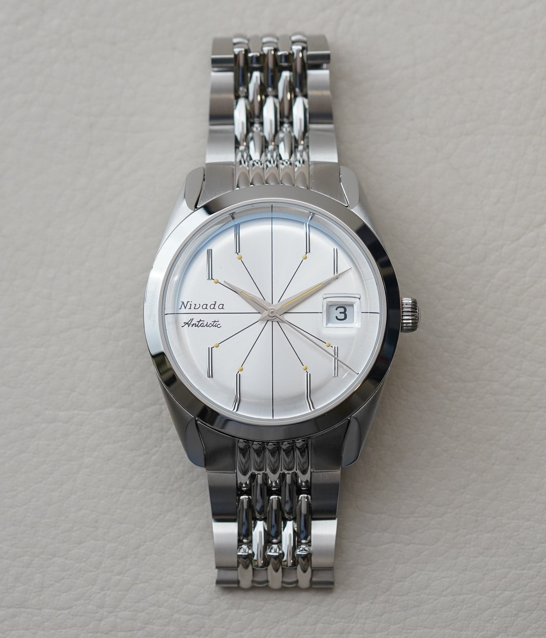 Nivada Grenchen Antarctic Spider Silver Dial 32023A04