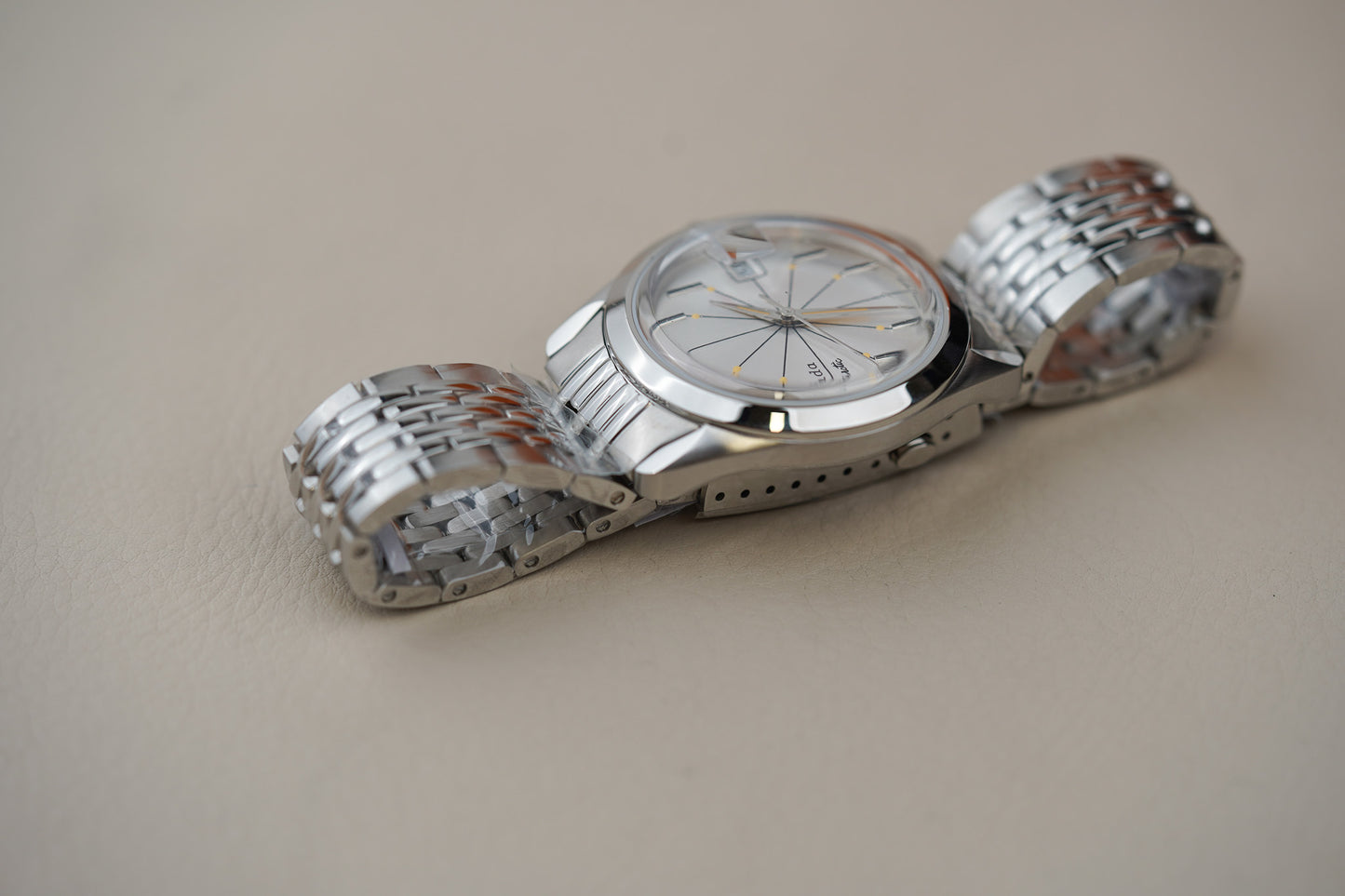 Nivada Grenchen Antarctic Spider Silver Dial BOR 32023A04