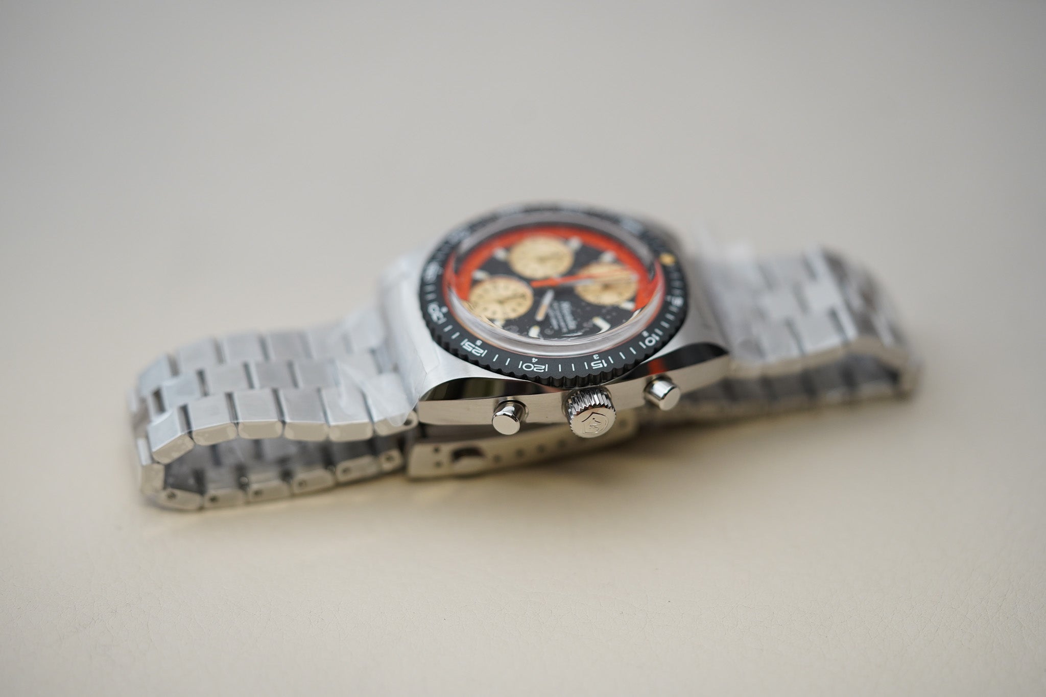 Nivada Grenchen Autochron Mecaquartz Orange 77004Q45