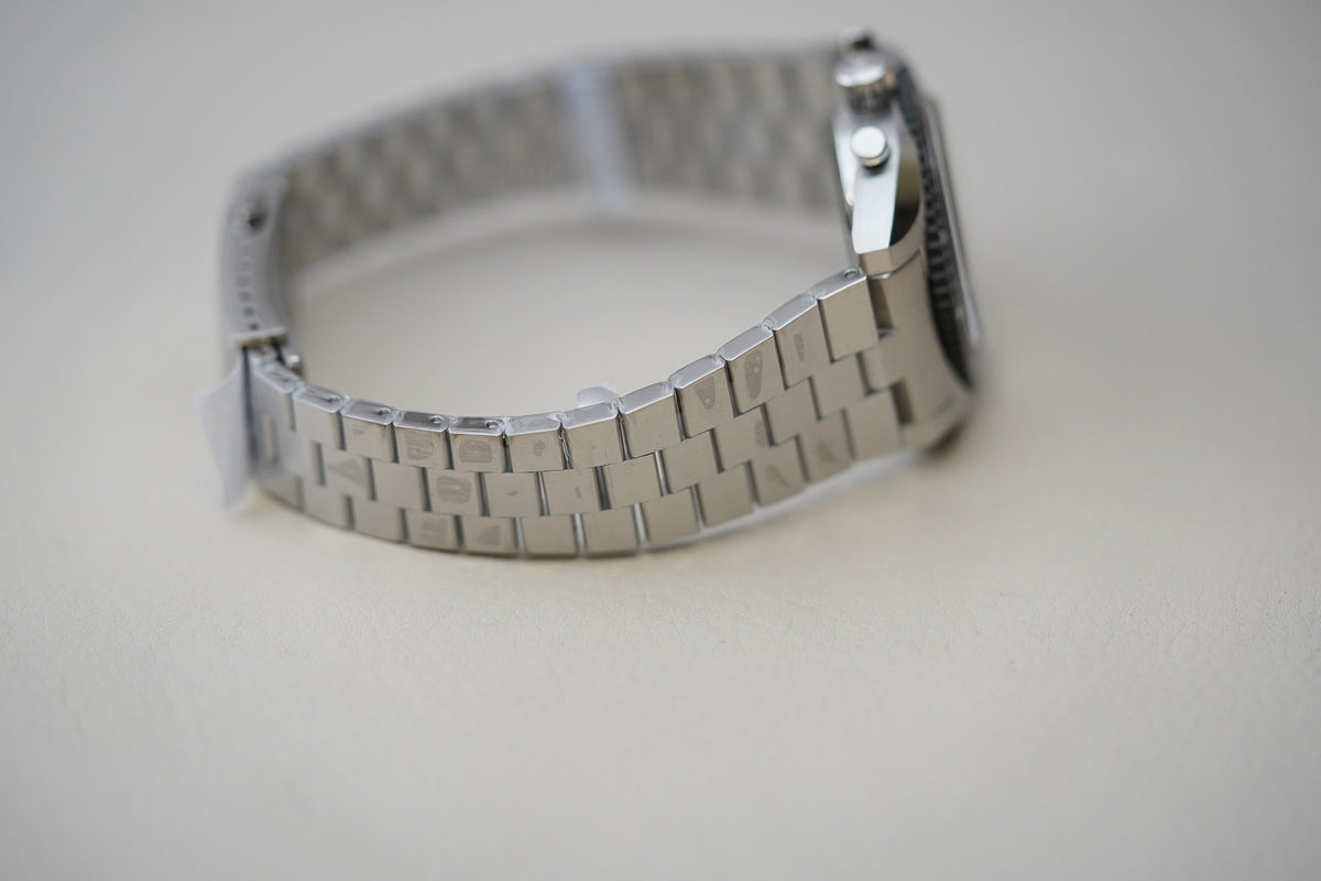 Nivada Grenchen Autochron Mecaquartz Reverse Panda 77007Q45