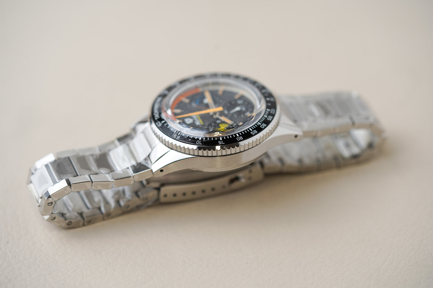 Nivada Grenchen Chronoking MecaQuartz Racing Carbon 87049Q20