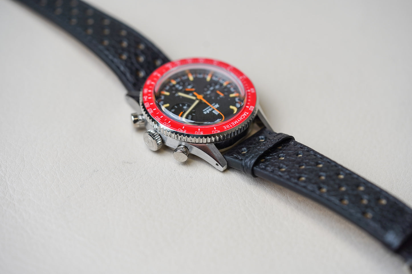 Nivada Grenchen Chronoking MecaQuartz Tachymeter INTER BEZEL 87040Q10