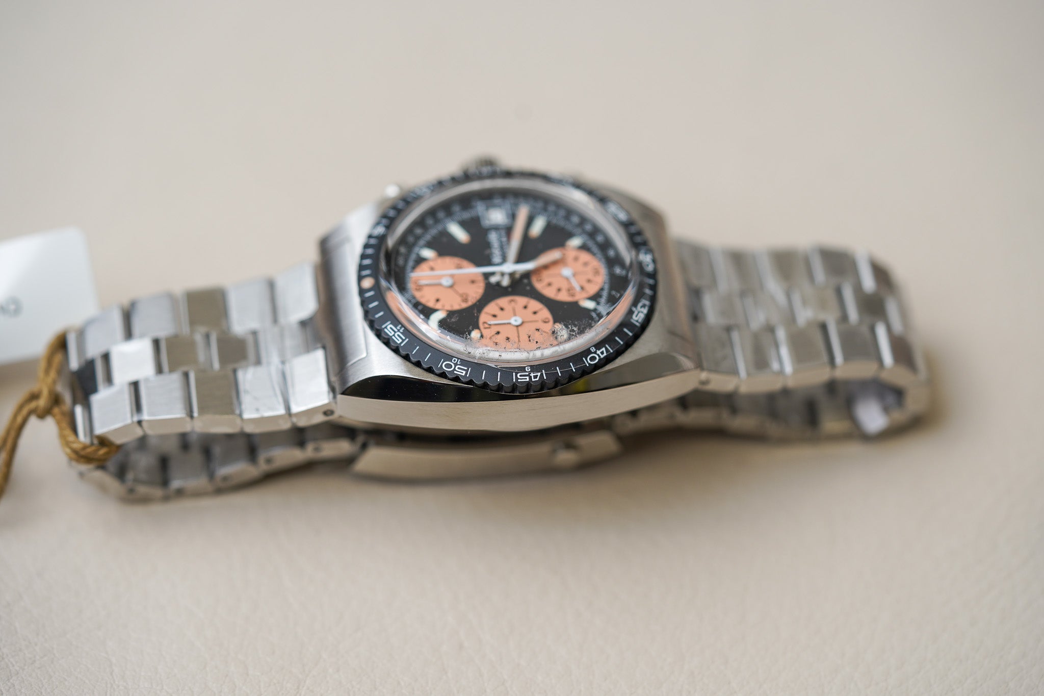 Nivada Grenchen Chronosport Mecaquartz Salmon 77002Q45